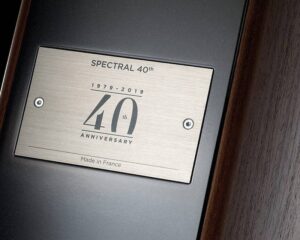 Focal, enceinte acoustique Spectral 40ème anniversaire, plaque commémorative, Technophile Journal