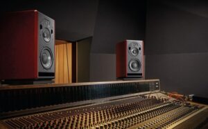 Focal, enceintes monitoring 3 voies actives Trio6, 3 haut-parleurs, Technophile Journal